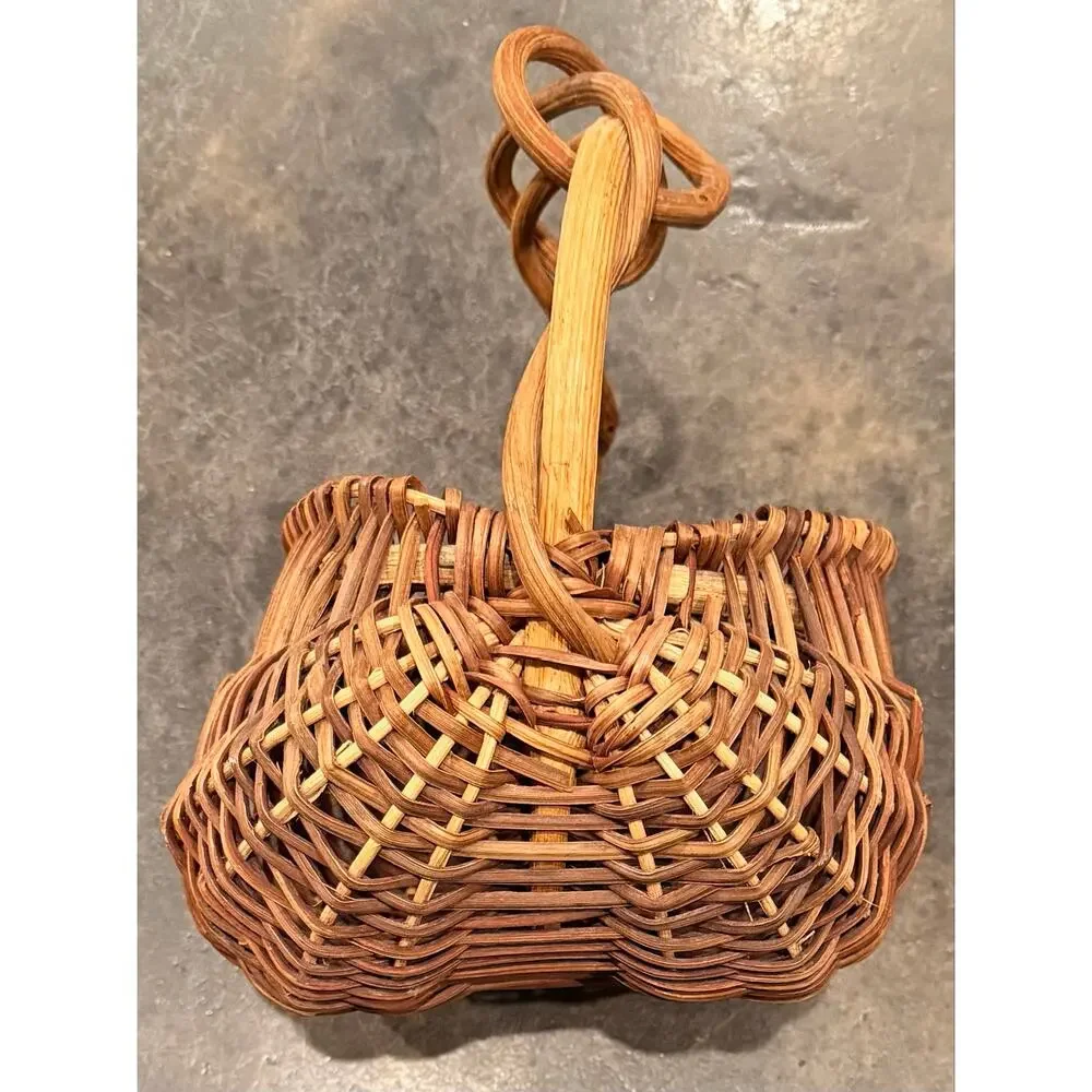 VTG Appalachian Woven Buttocks Gather Basket Losenge Pattern Twisted Vine Handle